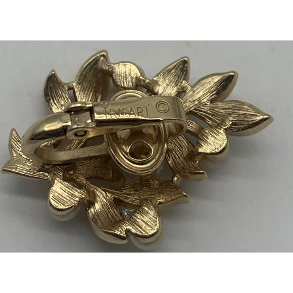 Vintage Mixed Lot 8 Pairs Clip On Earrings Monet Trifari Vendome Plus Read - Picture 7 of 14